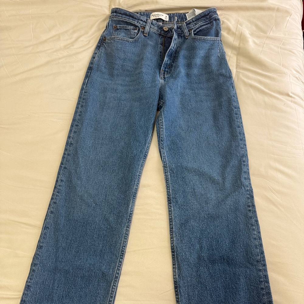 Abercrombie & Fitch The 90’s Relaxed Jean High Rise-Curve Love Size 26